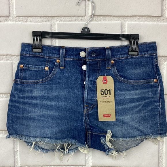 LEVI’S 501 Button Fly Mid Rise Vintage Look Raw Hem Distressed Short - Picture 1 of 8